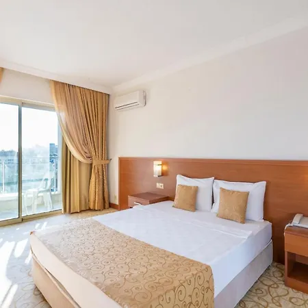 Hotel Miarosa Garden Konaklı